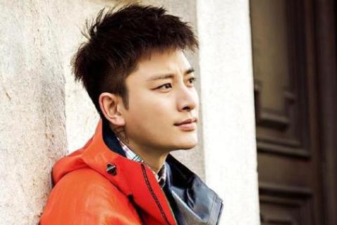 贾乃亮现任女友是谁 贾乃亮李小璐离婚原因是什么 贾乃亮现任女友是谁 贾乃亮李小璐离婚原因是什么