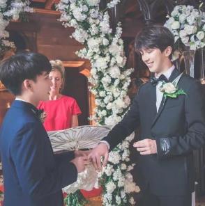 沈煜伦为什么手上有伤 沈煜伦和沈肯尼怎么在一起的 沈煜伦为什么手上有伤 沈煜伦和沈肯尼怎么在一起的