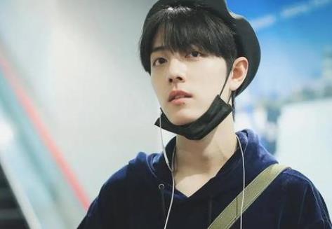 肖战喜欢什么样的女孩  肖战与前女友分手原因