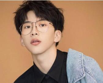 费启鸣几几年出生 费启鸣是哪家经纪公司