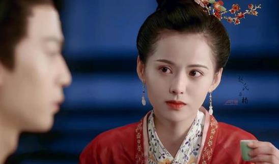 演员黄日莹像李若彤吗 黄日莹与李若彤是什么关系 演员黄日莹像李若彤吗 黄日莹与李若彤是什么关系