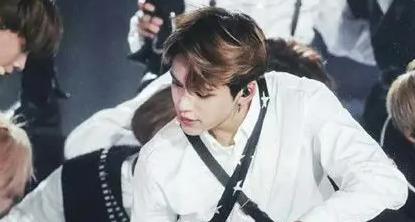 黄旭熙是中泰混血儿吗？ 黄旭熙和宋雨琦什么关系