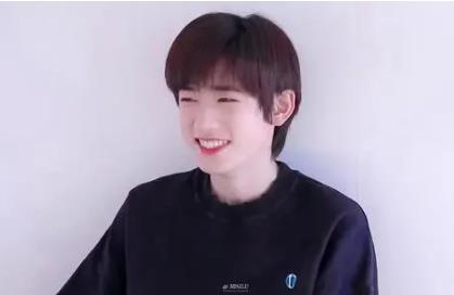 宋亚轩家里是干什么的 宋亚轩和刘耀文是什么关系