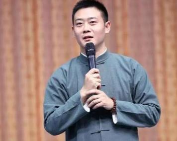 栾云平是捧哏还是逗哏 栾云平是几队队长