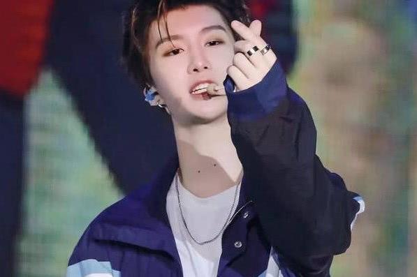 范丞丞为什么叫大白鹅 范丞丞和贾玲是什么关系 范丞丞为什么叫大白鹅 范丞丞和贾玲是什么关系