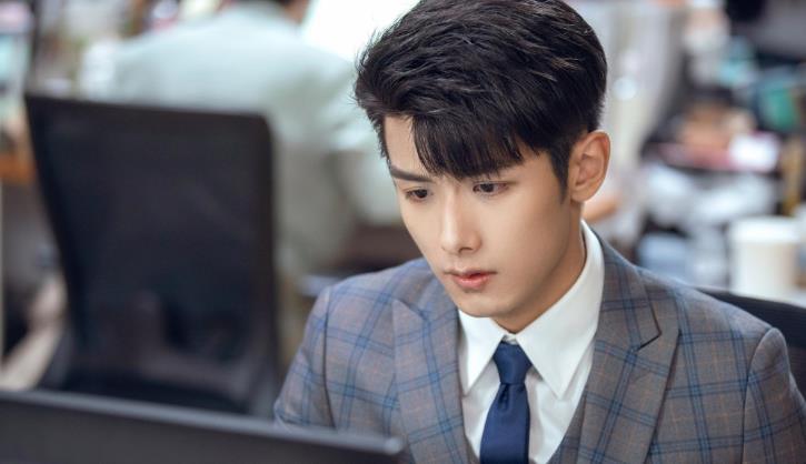 赵弈钦周茉私下是情侣吗  赵弈钦现任女友是谁名字