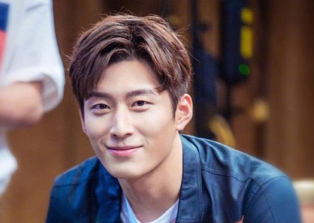 窦骁何超莲怎么认识的揭秘 演员窦骁是中国人吗 窦骁何超莲怎么认识的揭秘 演员窦骁是中国人吗