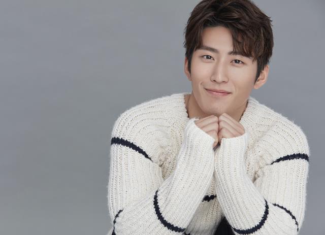 窦骁何超莲怎么认识的揭秘 演员窦骁是中国人吗 窦骁何超莲怎么认识的揭秘 演员窦骁是中国人吗