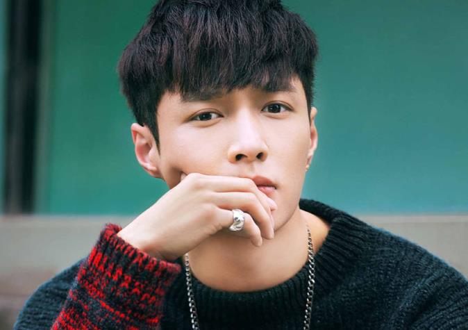 张艺兴问金靖多久没谈恋爱了  张艺兴有过几段恋情