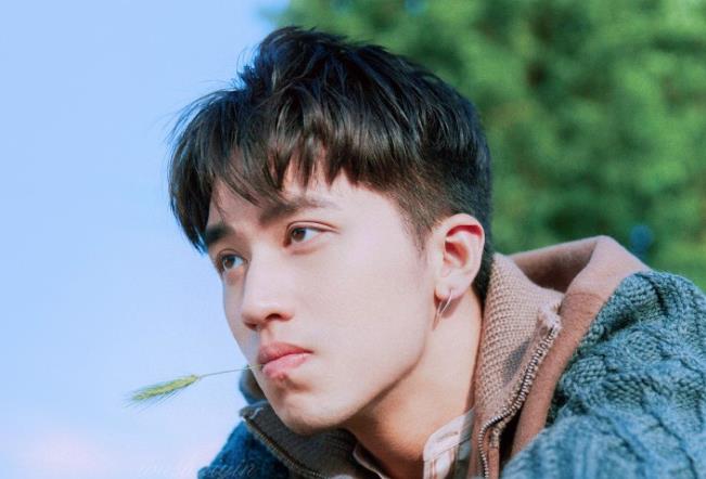 许魏洲和彭昱畅怎么认识的  许魏洲怎么出道的