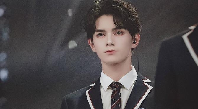 何昶希和郭敬明啥关系 何昶希是哪家公司的 何昶希和郭敬明啥关系 何昶希是哪家公司的