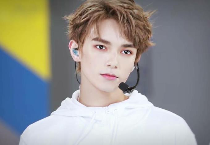 何昶希原名叫什么,何昶希岳阳哪里的 何昶希原名叫什么,何昶希岳阳哪里的