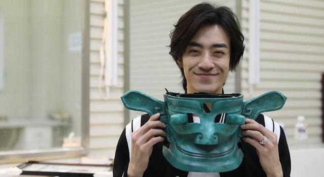 郑云龙三星堆对比图,郑云龙三星堆是什么梗