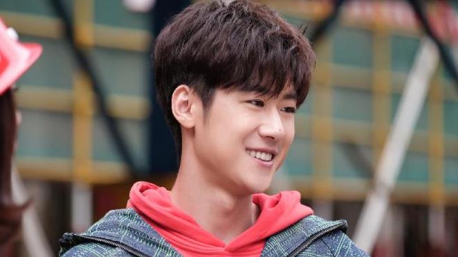 朱嘉琦的女朋友是谁,朱嘉琦是哪一年的 朱嘉琦的女朋友是谁,朱嘉琦是哪一年的