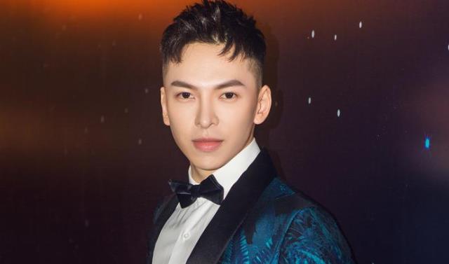 蒋雪鸣的女朋友是谁,蒋雪鸣的腹肌照