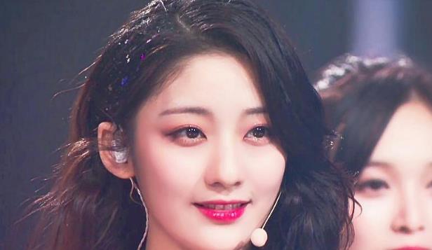 戚砚笛和王莫涵太像了,戚砚笛和王莫涵谁漂亮 戚砚笛和王莫涵太像了,戚砚笛和王莫涵谁漂亮