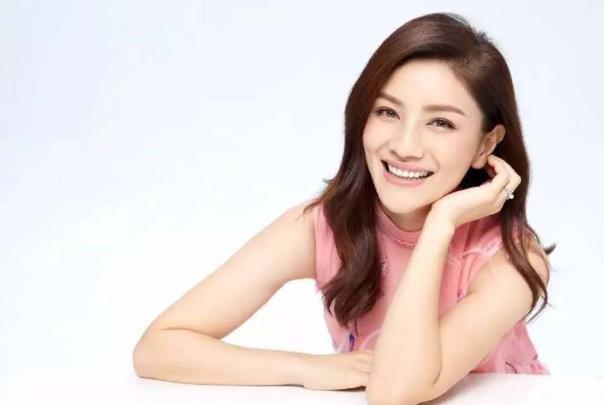 胡可的第一任老公是谁,胡可是哪里的人