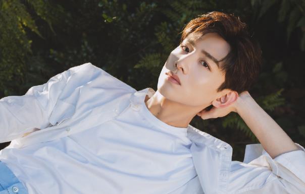 白敬亭说喜欢大3岁的女生,白敬亭今年几岁