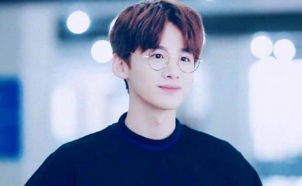 白敬亭说喜欢大3岁的女生,白敬亭今年几岁