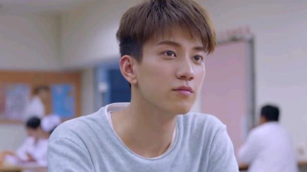 王子奇和王俊凯是同学吗,王子奇和王楚然在拍什么剧