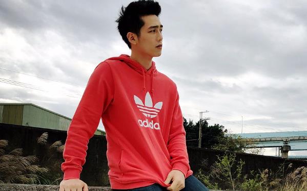 利晴天的女朋友是谁,利晴天身高体重 利晴天的女朋友是谁,利晴天身高体重