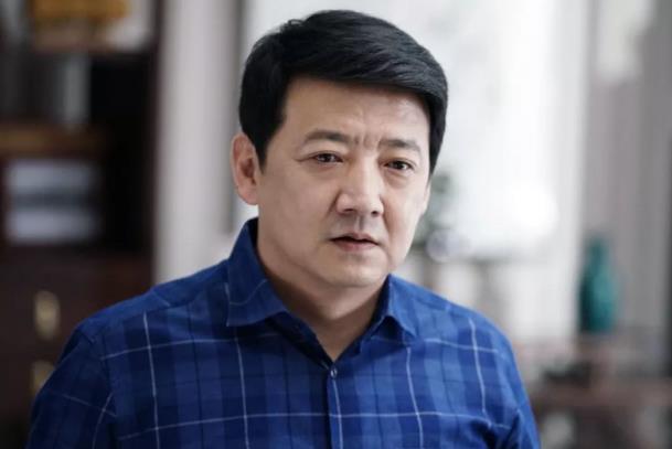 王砚辉的妻子是谁,王砚辉是哪的人