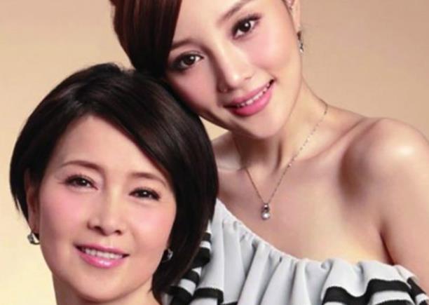 张伟欣是中俄混血吗,张伟欣是哪里人