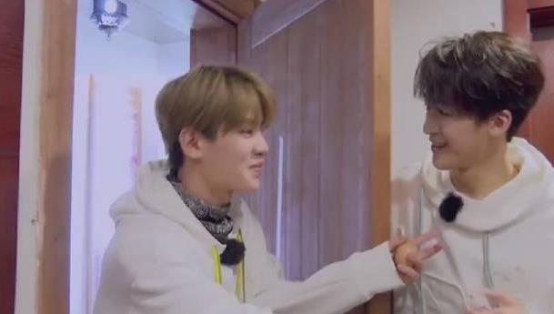 黄明昊和何洛洛什么关系,黄明昊高考考了多少分 黄明昊和何洛洛什么关系,黄明昊高考考了多少分