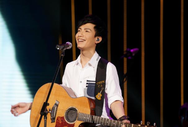 陈楚生为什么突然消失,陈楚生身高多少 陈楚生为什么突然消失,陈楚生身高多少