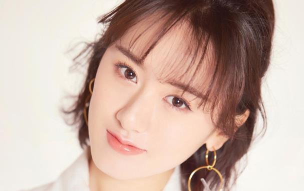 安悦溪和袁冰妍长的像,袁冰妍原名叫什么