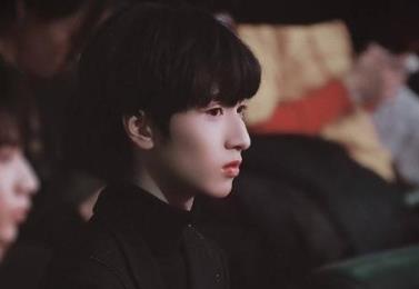 严浩翔怎么回的时代峰峻揭秘 严浩翔的身高是多少