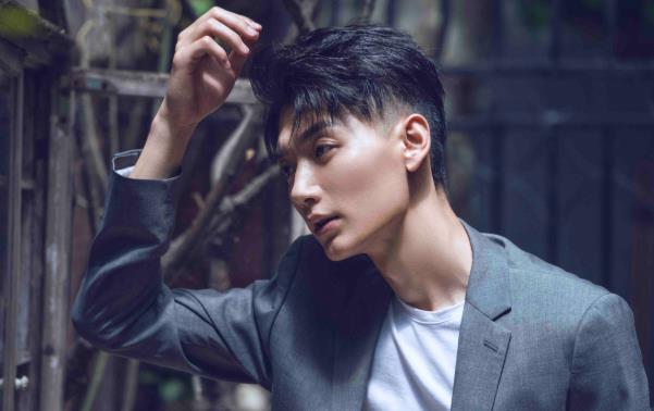 夜天子华云飞的扮演者,演员郝帅女朋友是谁 夜天子华云飞的扮演者,演员郝帅女朋友是谁