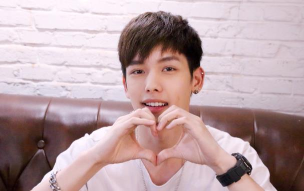 王以纶和周峻纬长得像,王以纶是哪国人 王以纶和周峻纬长得像,王以纶是哪国人