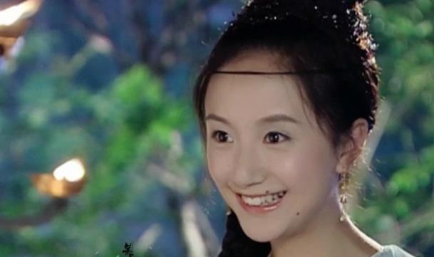 李倩为什么把痣点了,李倩嘴角的痣叫什么痣