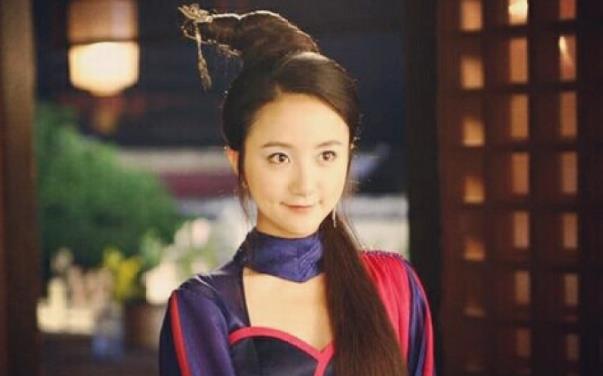 李倩为什么把痣点了,李倩嘴角的痣叫什么痣