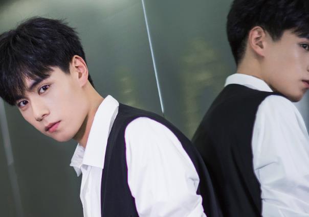 胡一天和妻子的结婚照,胡一天的妻子是谁