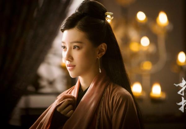 王鹤润家里做了什么,王鹤润是富二代吗 王鹤润家里做了什么,王鹤润是富二代吗