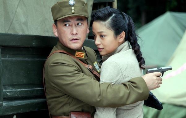 刘小峰的老婆是汪芫吗,刘小峰的脸怎么了