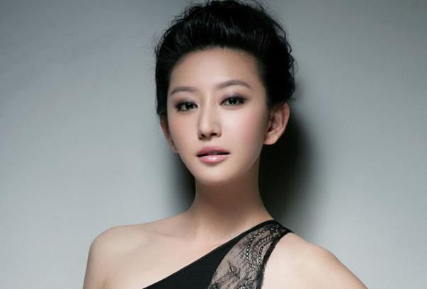 唐一菲和景甜很像,唐一菲是武汉哪里人