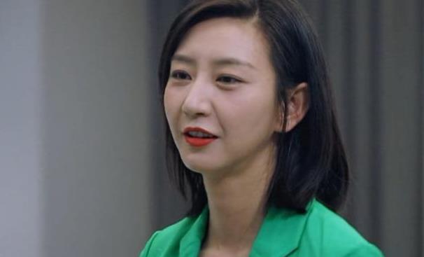 唐一菲和景甜很像,唐一菲是武汉哪里人