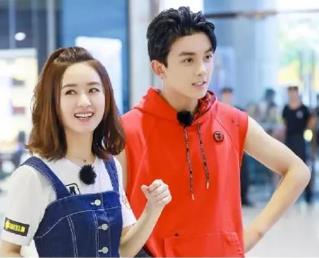 吴磊暖心给赵丽颖录起床铃声 吴磊和曾舜晞照片对比 吴磊暖心给赵丽颖录起床铃声 吴磊和曾舜晞照片对比