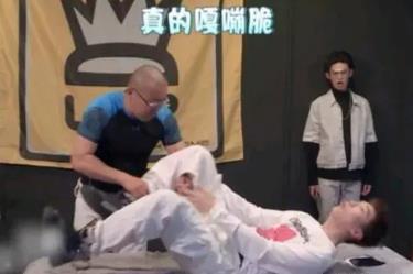 范丞丞正骨是哪个综艺 范丞丞参加的综艺节目揭秘2021 范丞丞正骨是哪个综艺 范丞丞参加的综艺节目揭秘2021