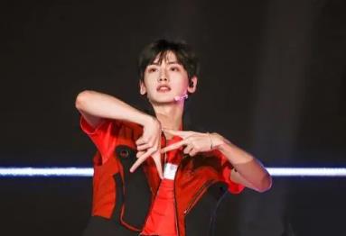 翟潇闻快乐大本营唱歌是哪一期 翟潇闻身高是多少 翟潇闻快乐大本营唱歌是哪一期 翟潇闻身高是多少