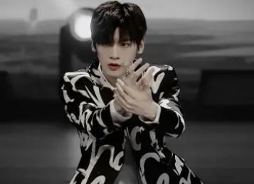 翟潇闻快乐大本营唱歌是哪一期 翟潇闻身高是多少 翟潇闻快乐大本营唱歌是哪一期 翟潇闻身高是多少