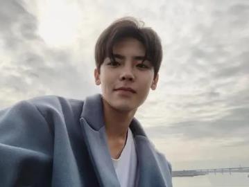 理想照耀中国侯明昊第几集 侯明昊有女明友吗2021