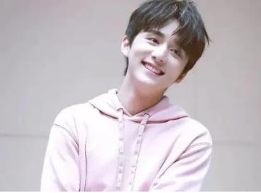 张新成现在在哪个公司 何炅好像不太喜欢张新成2021 张新成现在在哪个公司 何炅好像不太喜欢张新成2021