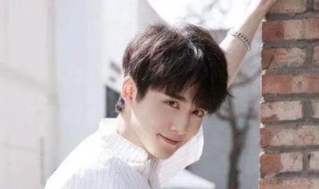 张新成现在在哪个公司 何炅好像不太喜欢张新成2021 张新成现在在哪个公司 何炅好像不太喜欢张新成2021