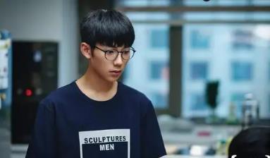 刘家祎怎么进入演艺圈  刘家祎高考成绩怎么样2021