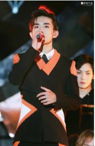 易烊千玺在中戏哪个校区  易烊千玺和吴京的电影名字