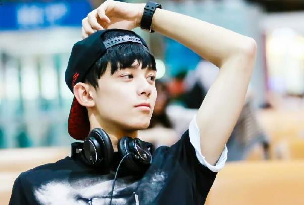 吴磊为什么都叫三石,吴磊是个什么样的人 吴磊为什么都叫三石,吴磊是个什么样的人